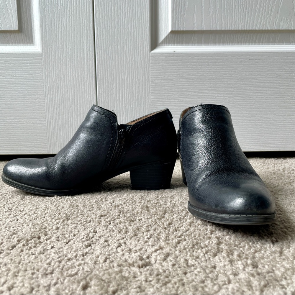 Naturalizer Black Ankle Booties
